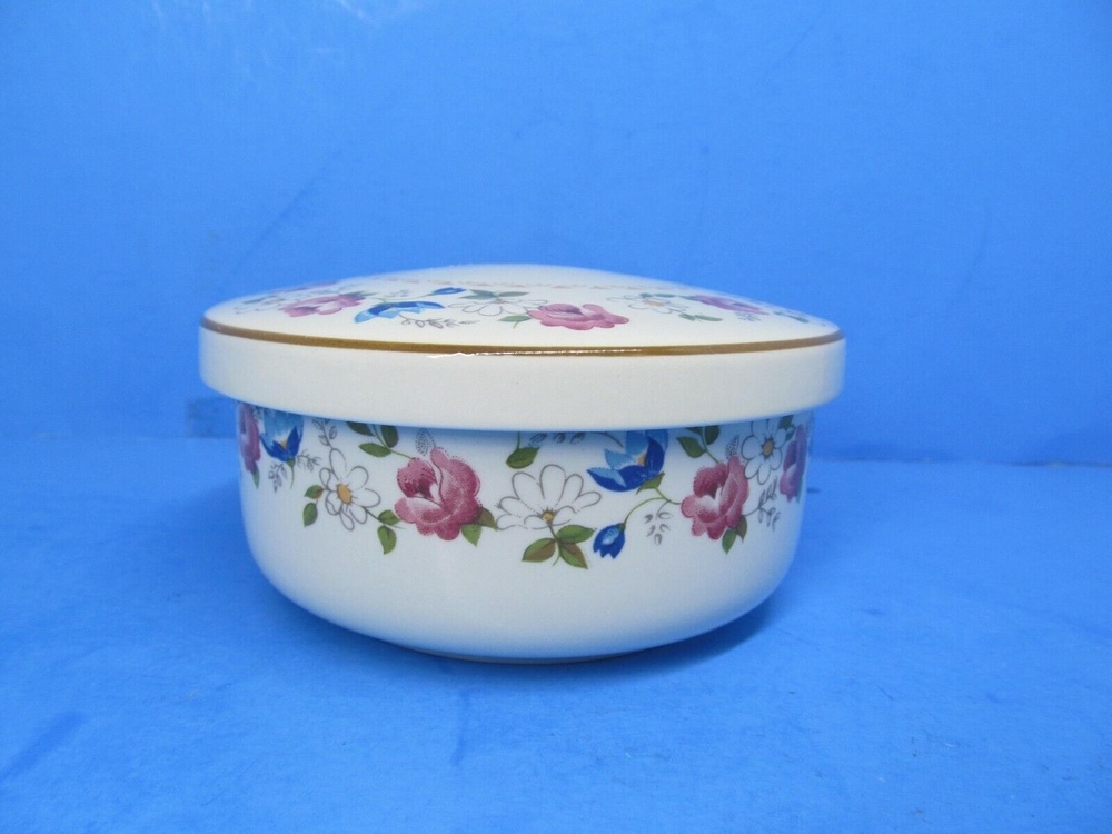 Hankook Korea Floral Covered Rice Bowl Trinket Dish In Excellent Condition